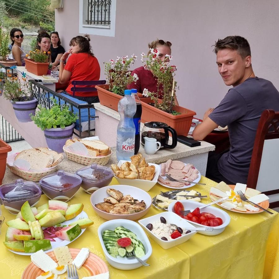 Kalaja Inn Krujë Екстериор снимка