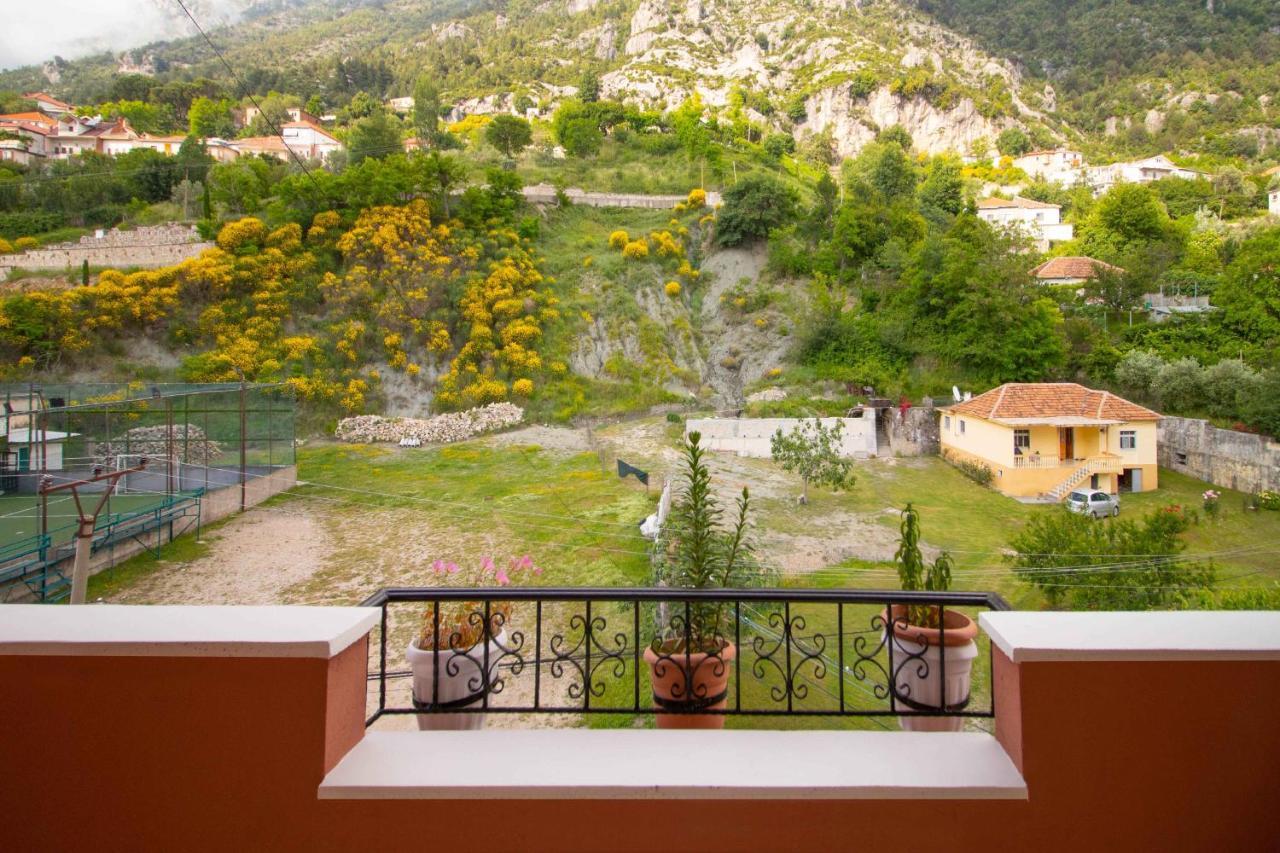 Kalaja Inn Krujë Екстериор снимка